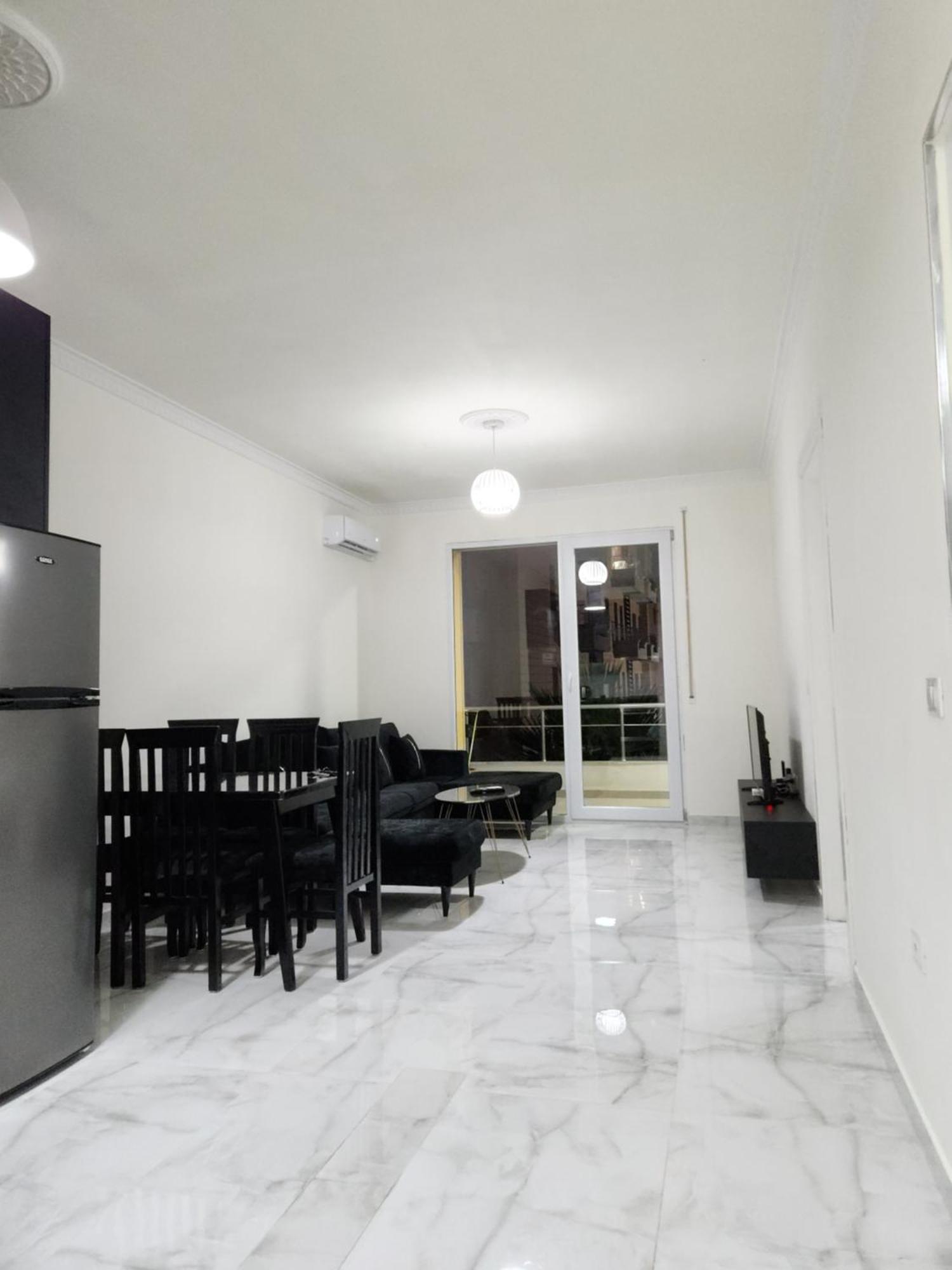 Apartment Black'n White *