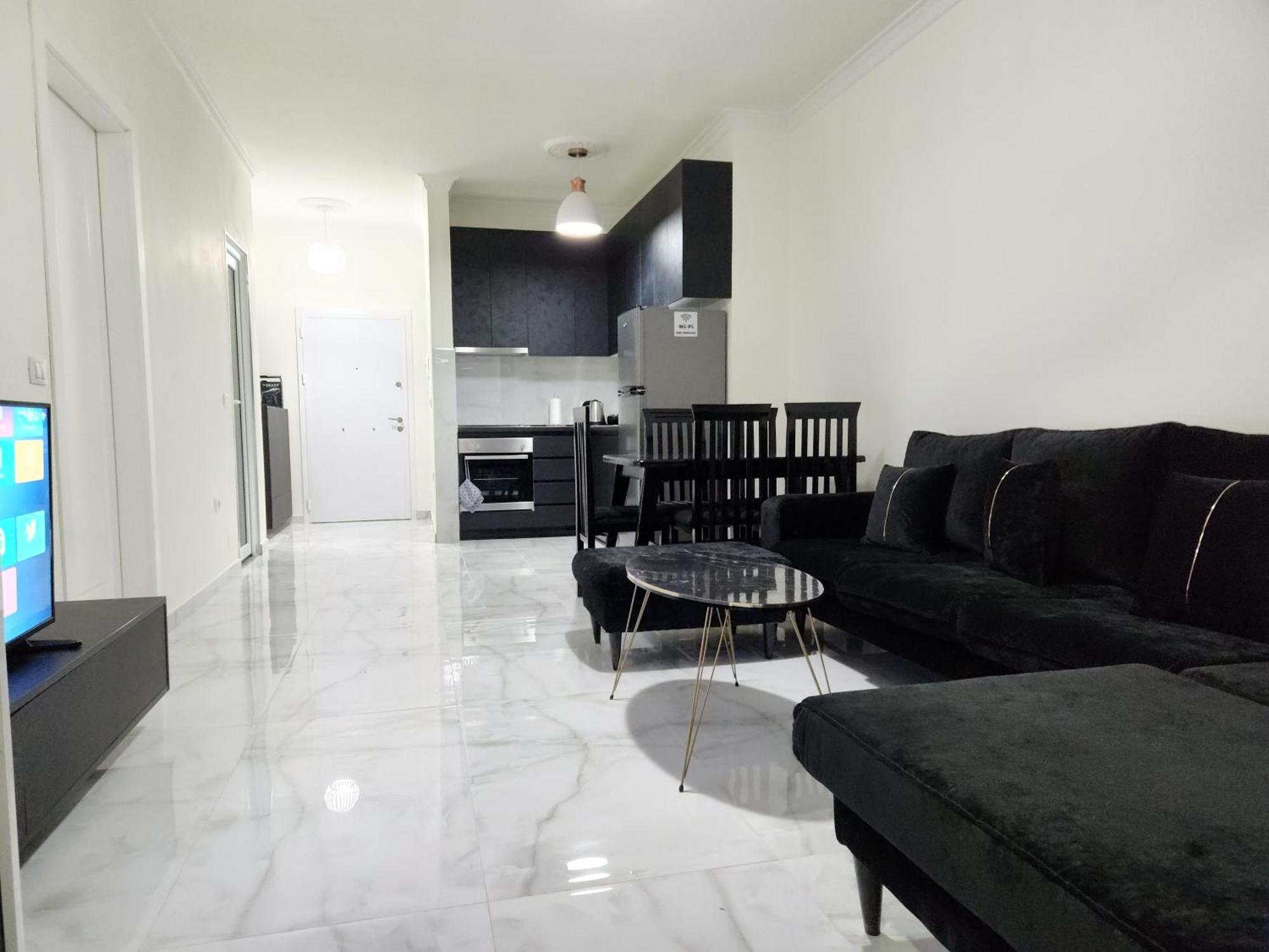 Black'n White Apartment Vlore