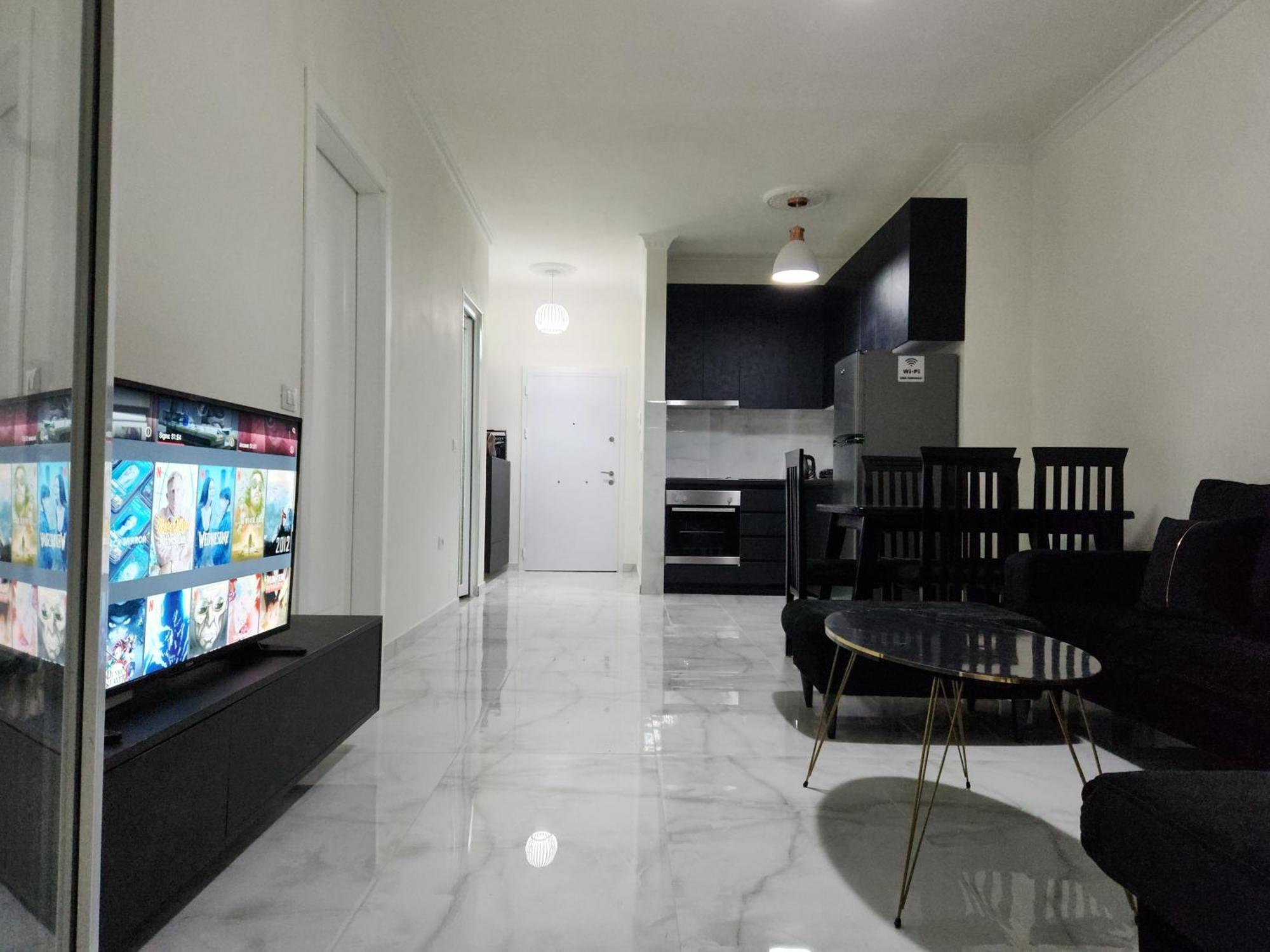 Black'n White Apartment *
